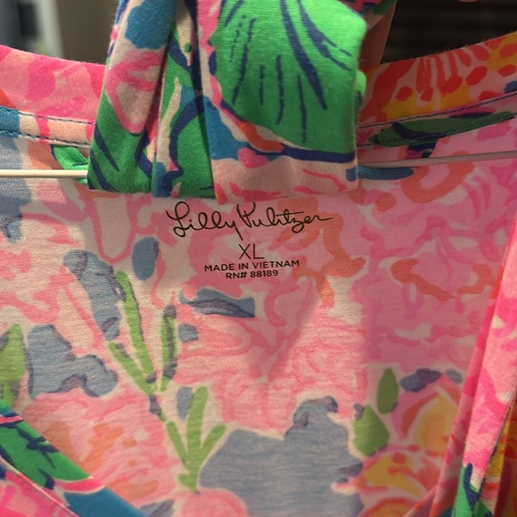 Lilly Pulitzerer T-shirt dress with belt. Size XL Multi Color - Picture 3 of 4
